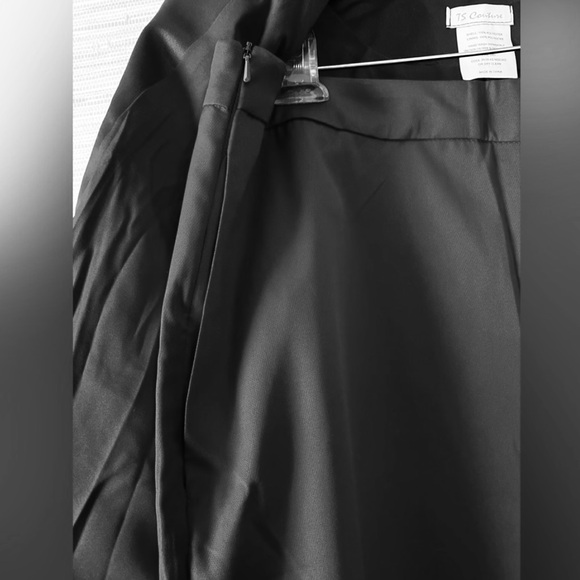 NWT TS Couture Elegant Formal Suit with Satin Lapel - Picture 8 of 9